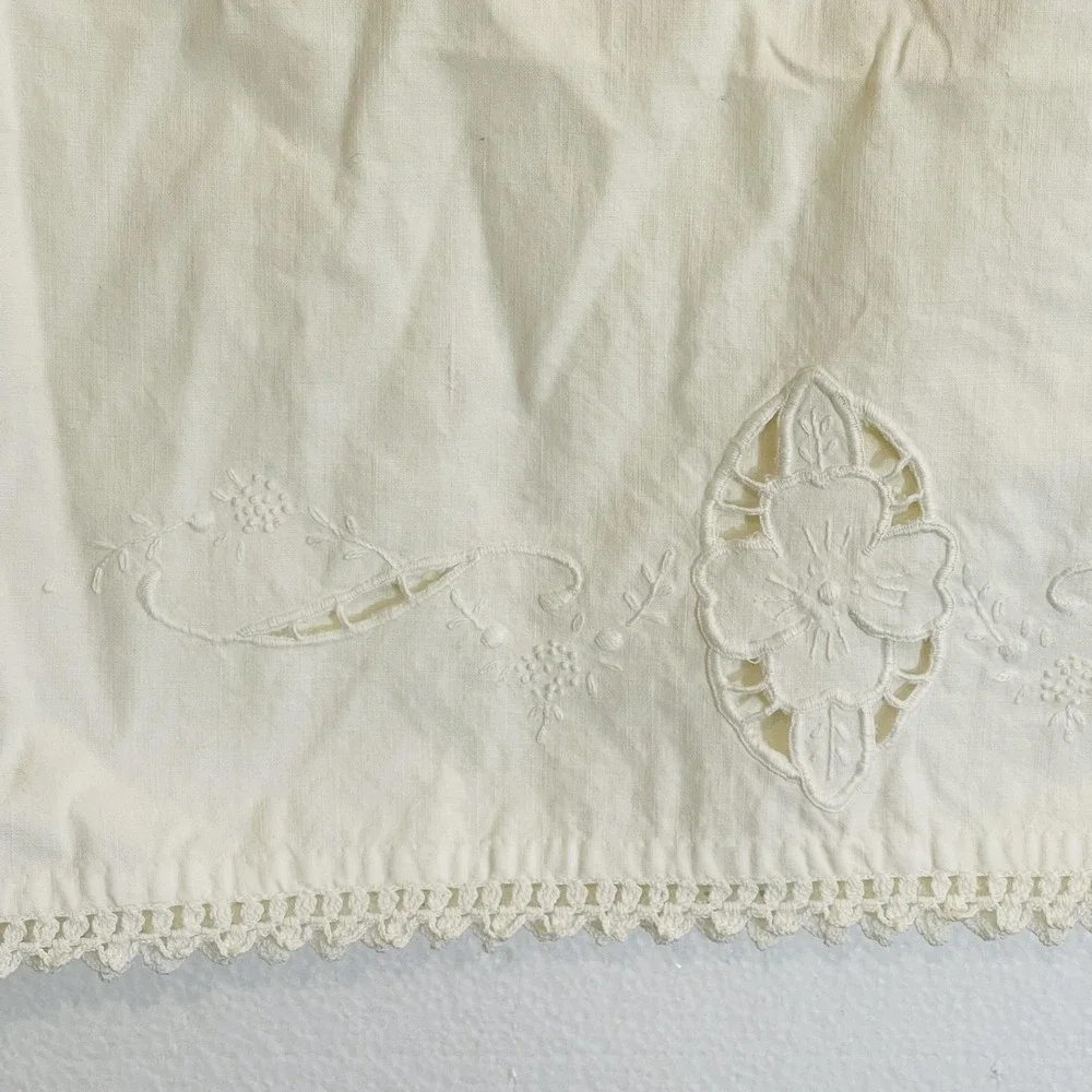 Vintage Embroidered Cutwork Floral Standard Pillowcase Crochet Cotton White